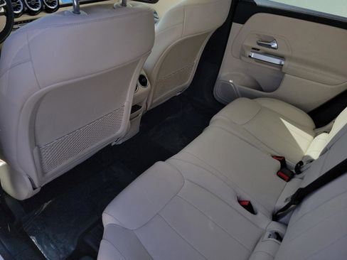 Used 2023 Mercedes-Benz GLB 250 4MATIC image 14