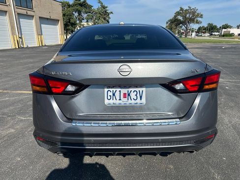 Used 2023 Nissan Altima 2.5 SV w/ SV Premium Package FWD image 6