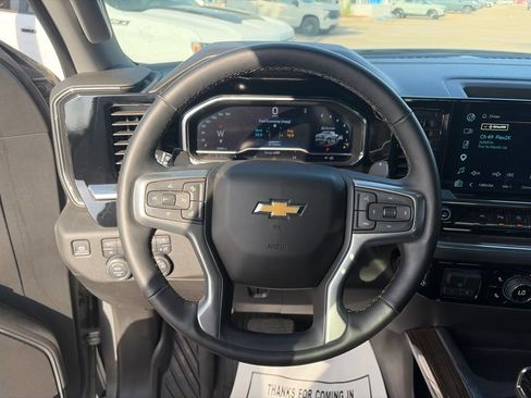 Used 2025 Chevrolet Silverado 1500 LT AWD/4WD image 8