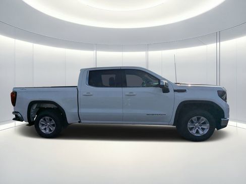 Used 2024 GMC Sierra 1500 SLE image 3