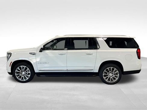 Used 2025 GMC Yukon XL Denali AWD/4WD image 4