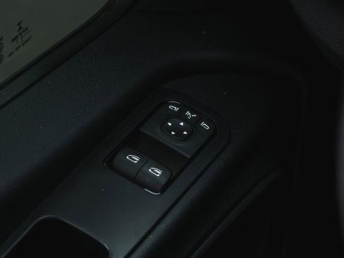 Used 2021 Mercedes-Benz Sprinter 2500 image 18