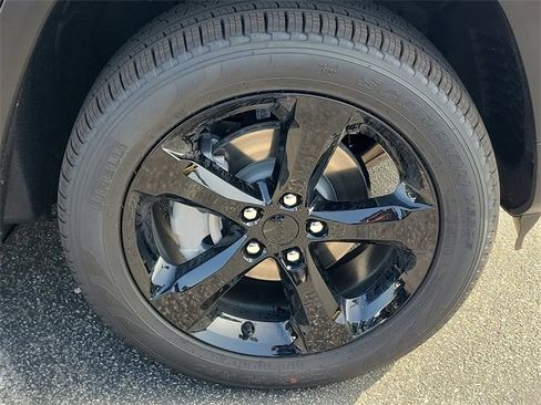 New 2025 Jeep Grand Cherokee Limited image 5