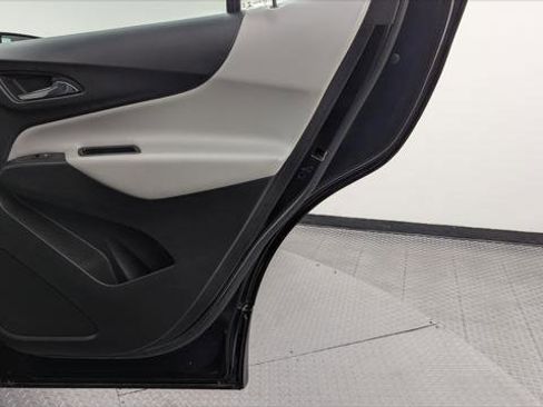 Used 2020 Chevrolet Equinox LS image 20