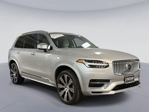 Used 2023 Volvo XC90 T8 Plus w/ Protection Package Premier AWD/4WD image 9
