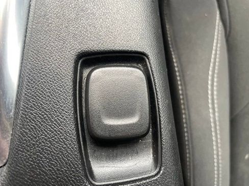 Used 2023 Chevrolet Camaro LT image 28