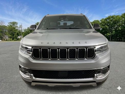 Used 2024 Jeep Wagoneer Series III w/ Flexible Seating Group AWD/4WD image 3