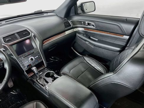 Used 2018 Ford Explorer Platinum AWD/4WD image 24