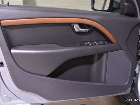 Used 2010 Volvo XC70 3.2 image 7