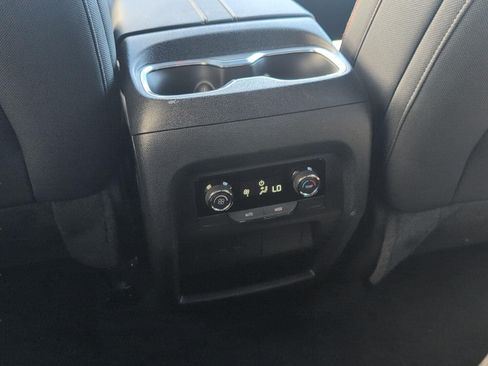 Certified 2025 Chevrolet Traverse LT AWD/4WD image 16