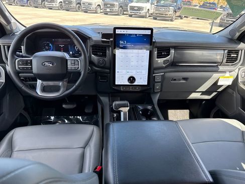 Used 2025 Ford F150 Lightning Flash image 6