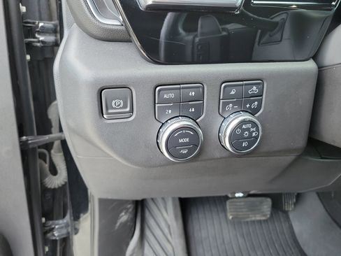 Used 2023 GMC Sierra 1500 SLT w/ SLT Premium Plus Package AWD/4WD image 25