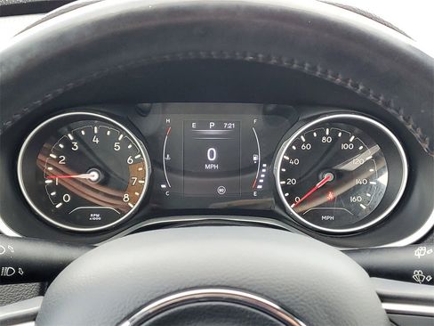 Used 2018 Jeep Compass Latitude w/ Cold Weather Group image 14