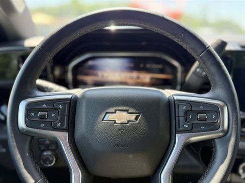 Used 2023 Chevrolet Silverado 1500 LT AWD/4WD image 13