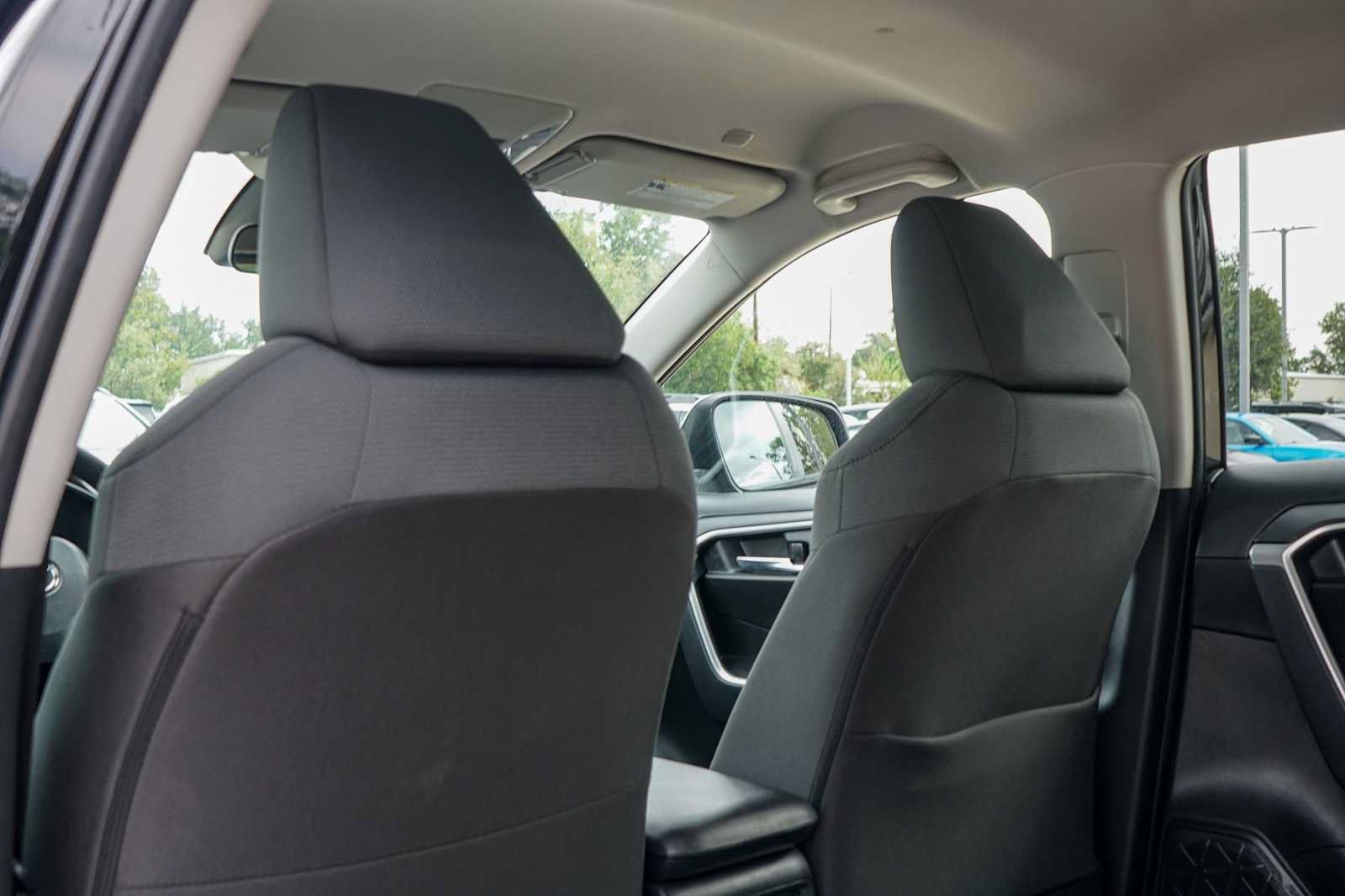 Used 2025 Toyota RAV4 XLE FWD image 17