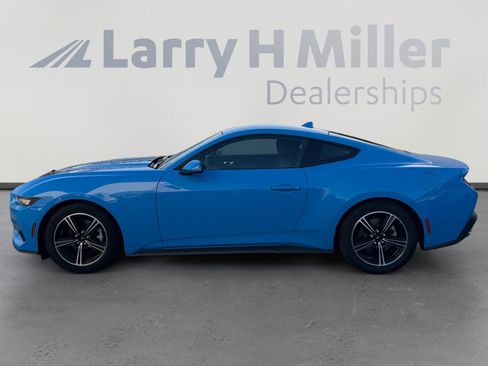 Certified 2024 Ford Mustang Coupe RWD image 2