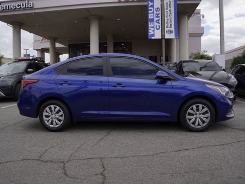 Used 2022 Hyundai Accent SE FWD image 3