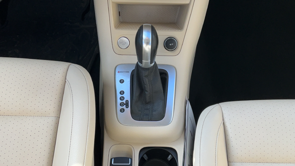 Used 2015 Volkswagen Tiguan SEL AWD/4WD image 23