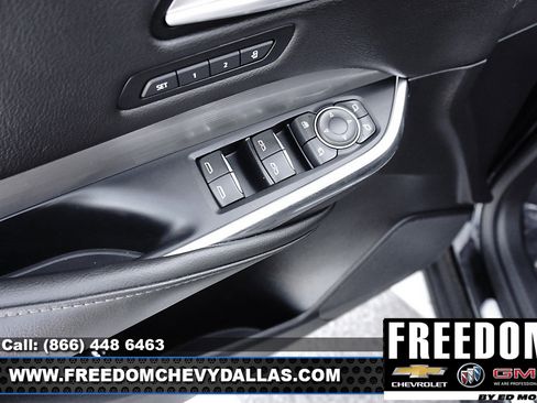 Used 2025 Cadillac XT4 Premium Luxury image 32