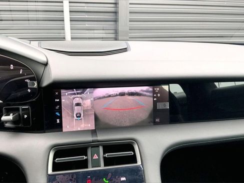 Used 2025 Porsche Taycan image 23