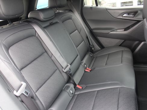 New 2027 Chevrolet Equinox LT w/ Convenience Package II FWD image 16