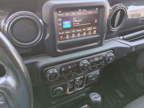 Used 2021 Jeep Wrangler Unlimited Sport AWD/4WD image 25