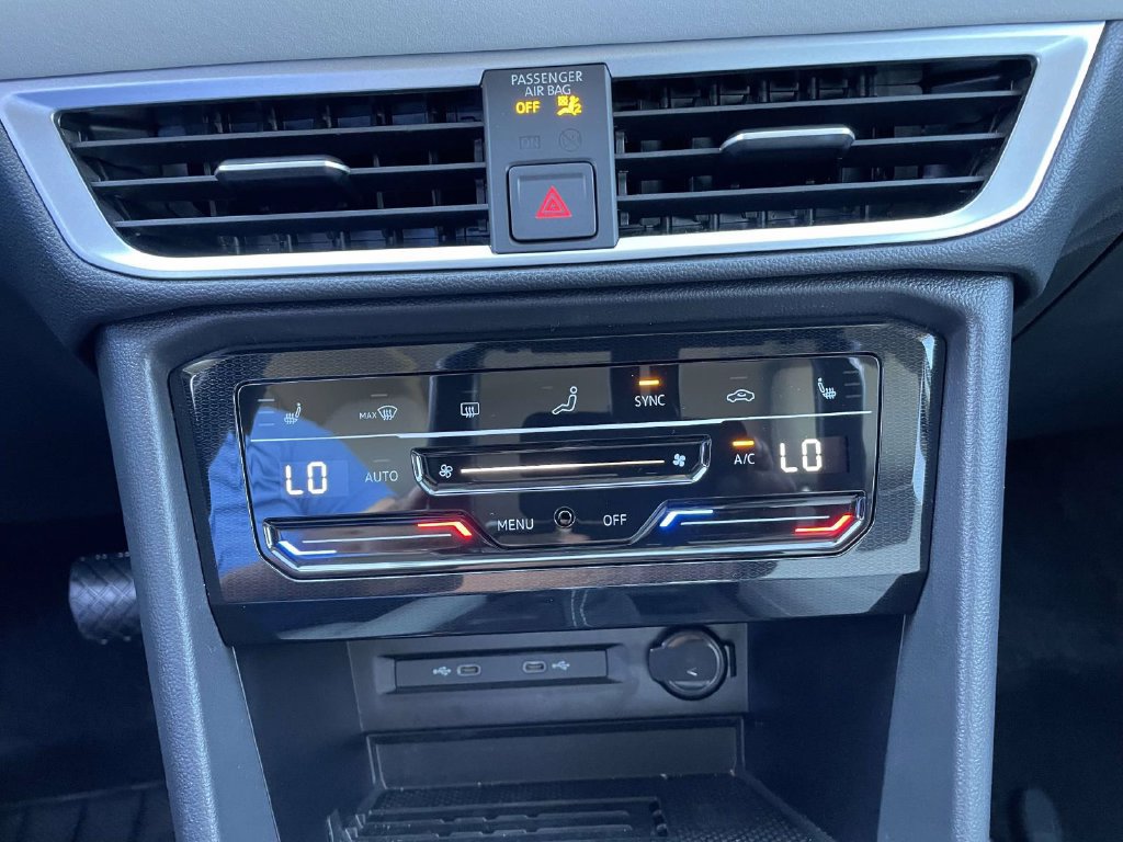 Certified 2026 Volkswagen Taos SE FWD image 29