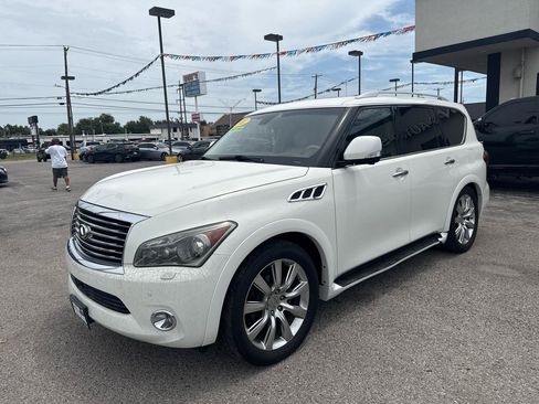 Used 2011 INFINITI QX56 4WD w/ Deluxe Touring Pkg image 2