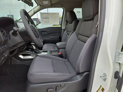 New 2025 Nissan Frontier SV w/ SV Convenience Package RWD image 10