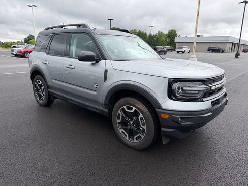 Used 2023 Ford Bronco Sport Outer Banks w/ Tech Package AWD/4WD image 3