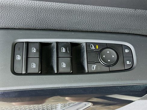 Used 2023 Nissan Pathfinder SV AWD/4WD image 15