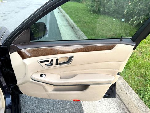 Used 2015 Mercedes-Benz E 350 4MATIC Sedan image 22