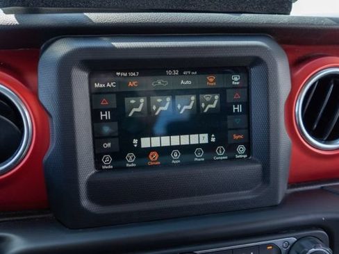 Used 2020 Jeep Gladiator Rubicon AWD/4WD image 22