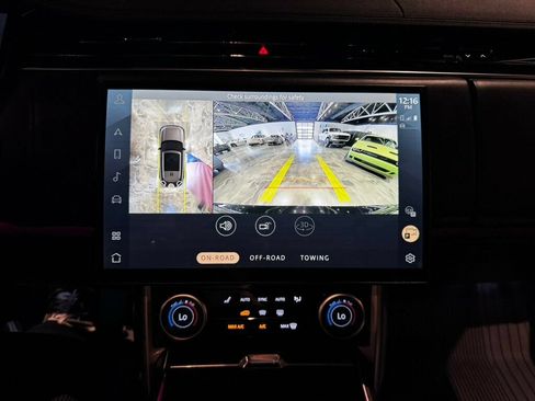 Used 2023 Land Rover Range Rover SE AWD/4WD image 16