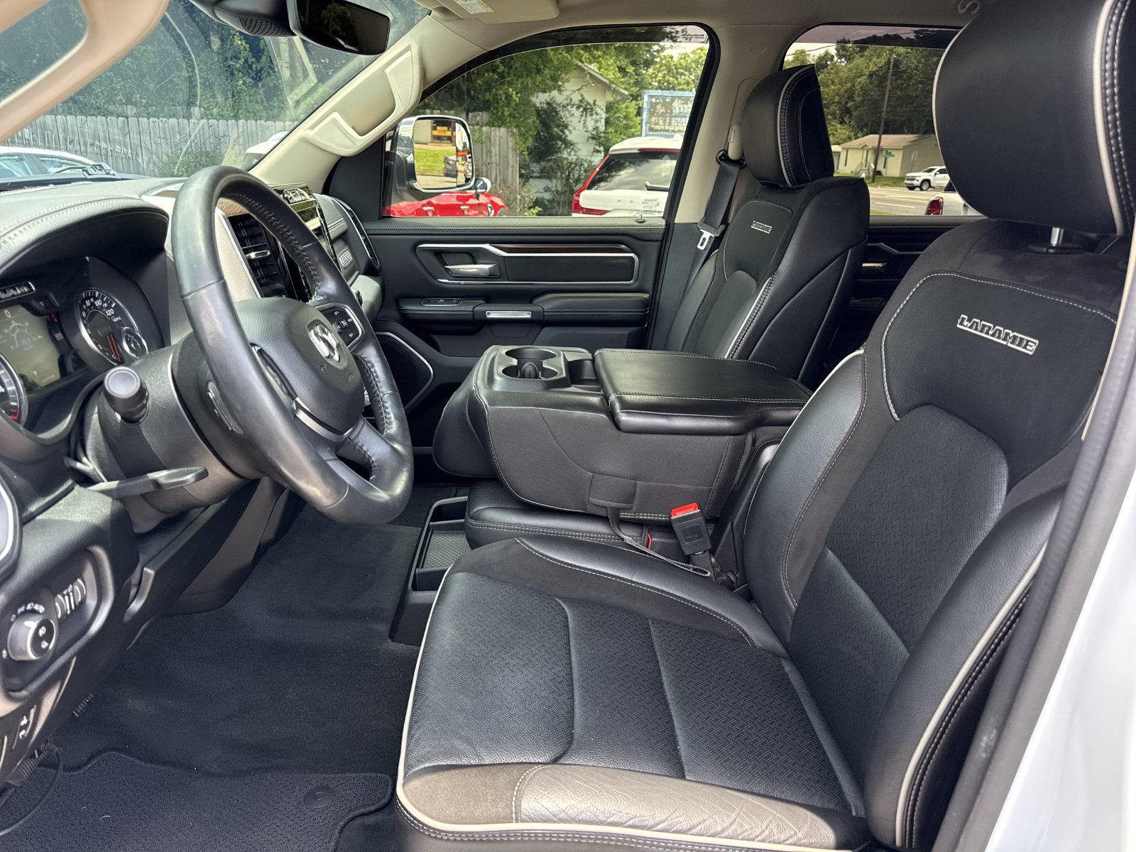 Used 2021 RAM 1500 Laramie AWD/4WD image 9