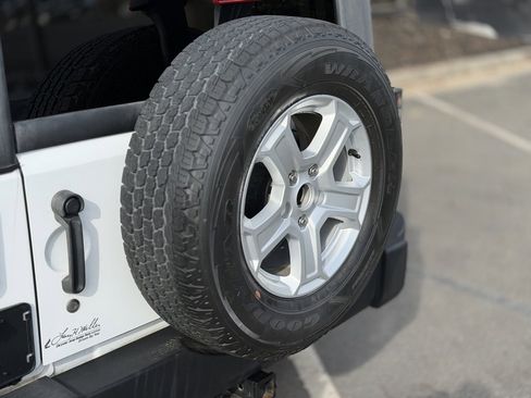 Used 2014 Jeep Wrangler Sport image 18