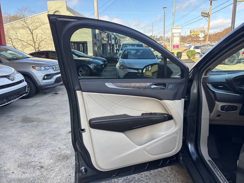 Used 2019 Lincoln MKC Reserve image 8