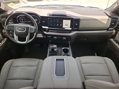 Used 2022 GMC Sierra 1500 SLT AWD/4WD image 11