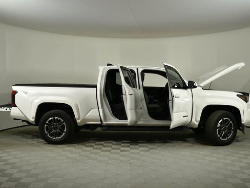 Used 2024 Toyota Tacoma TRD Sport image 7