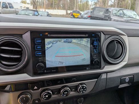 Used 2017 Toyota Tacoma 4x4 Access Cab image 13