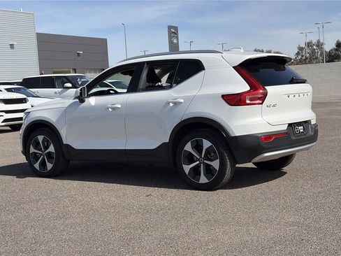 Certified 2025 Volvo XC40 B5 Plus w/ Climate Package image 9