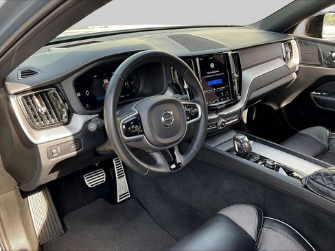 Used 2022 Volvo XC60 B5 R-Design w/ Advanced Package AWD/4WD image 20