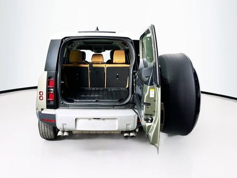 Used 2024 Land Rover Defender 110 SE AWD/4WD image 6