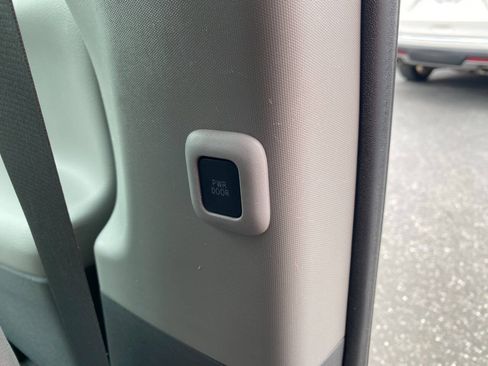 Used 2020 Toyota Sienna XLE FWD image 29