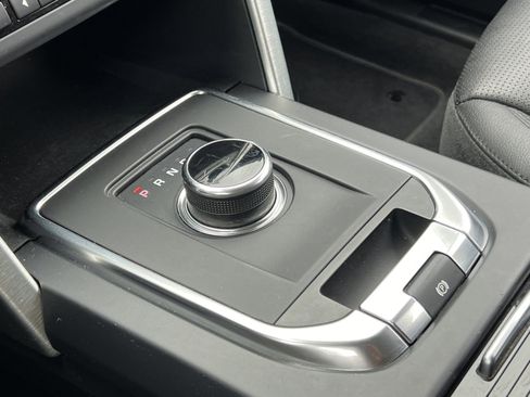 Used 2018 Land Rover Discovery Sport HSE image 29