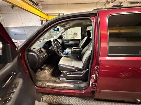 Used 2007 Chevrolet Suburban LT w/ LT Preferred Equipment Group AWD/4WD image 20