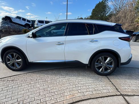 Used 2020 Nissan Murano Platinum image 11