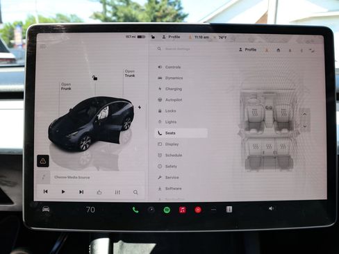 Used 2024 Tesla Model Y Long Range AWD/4WD image 16
