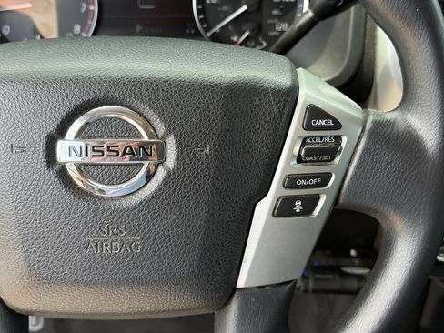 Used 2020 Nissan Titan SV AWD/4WD image 16