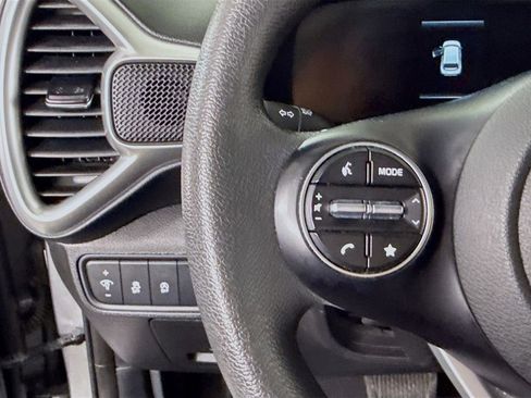 Used 2023 Kia Soul LX w/ LX Technology Package FWD image 19
